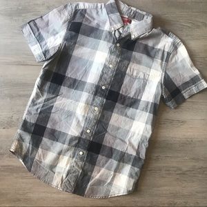 ♥️ 3/$15 Arizona Gray Plaid Button Up